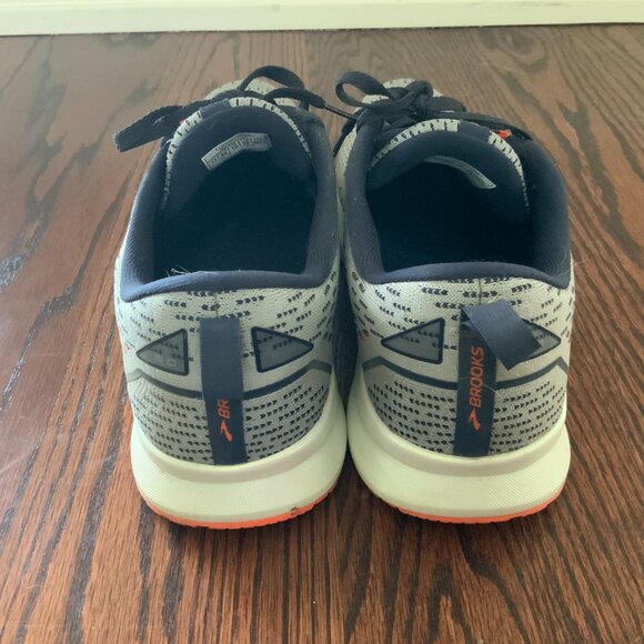 Brooks Men's Levitate 5 Neutral Running Shoe Size 11 - Picture 3 of 7